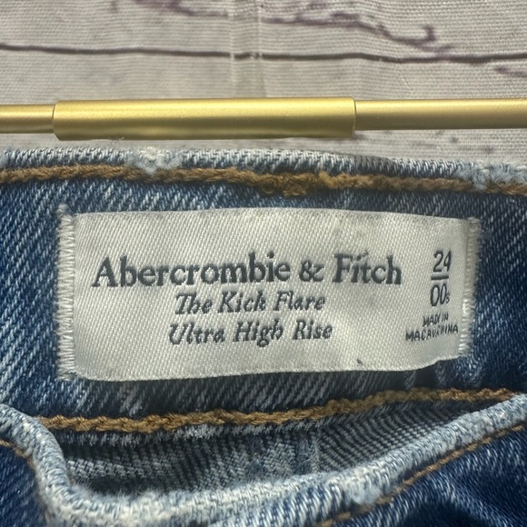 Abercrombie & Fitch Womens “The Kick Flare Ultra High Rise” Jeans Size 24 - Picture 2 of 3
